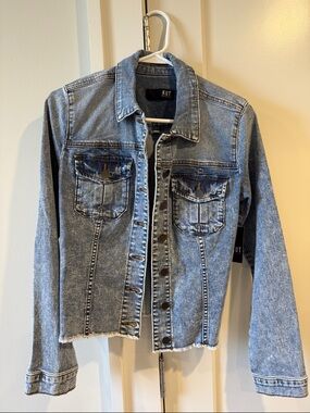 Kut from the Kloth Distressed Light Blue Denim Jacket size Small NWT